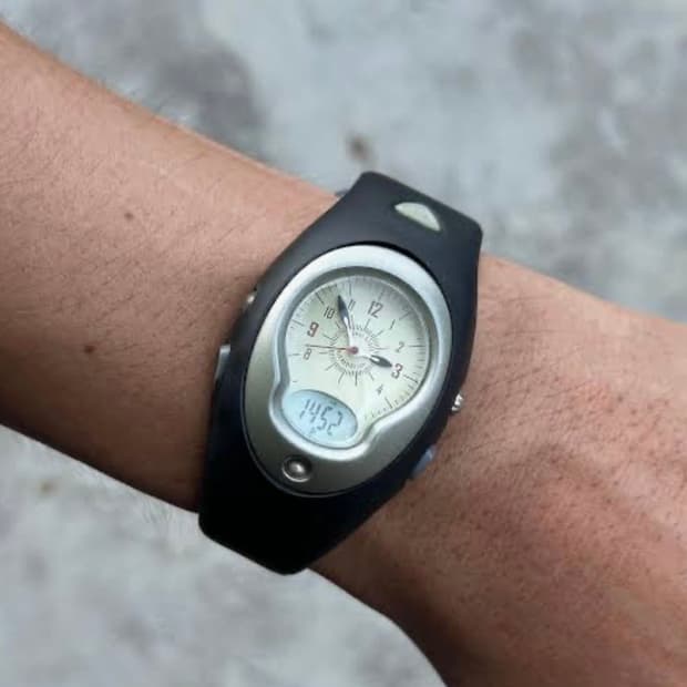 나이키 트라이엑스 시계