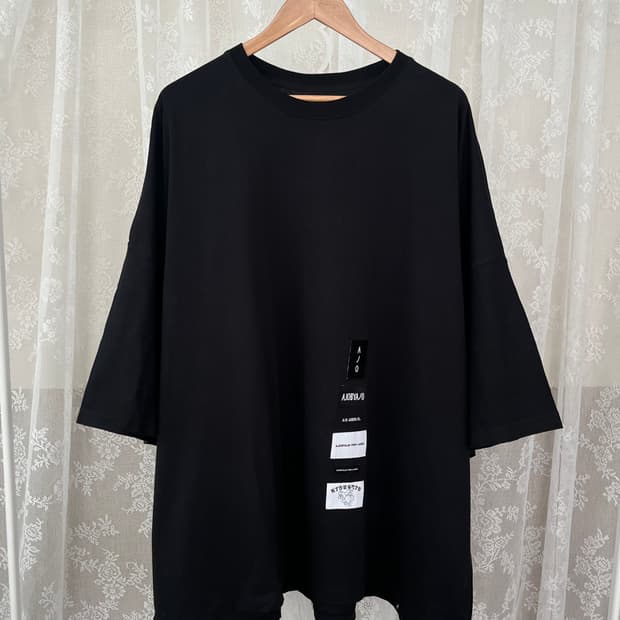 F) 아조바이아조 핑크 라벨 반팔 티셔츠 블랙