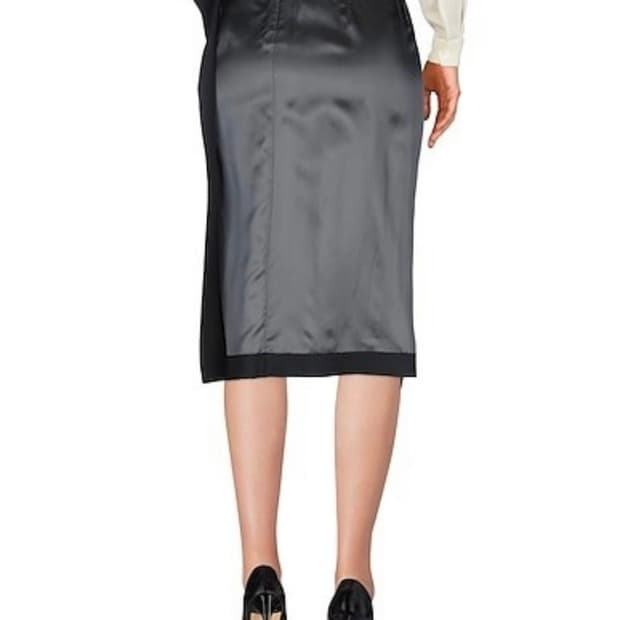 메종 마르지엘라 새틴 패널 언발란스 미디 스커트