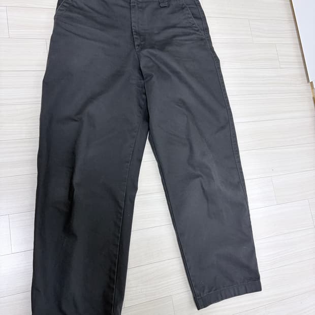 유니클로 와이드핏 치노팬츠 79 다크그레이