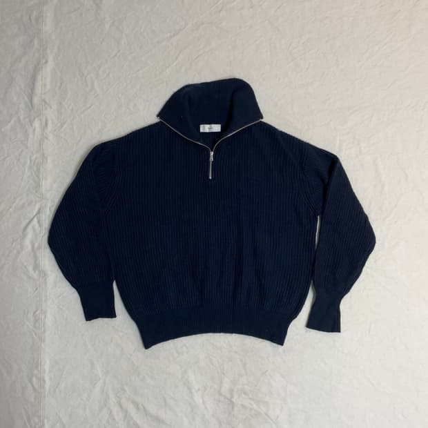 던스트 반집업 니트 