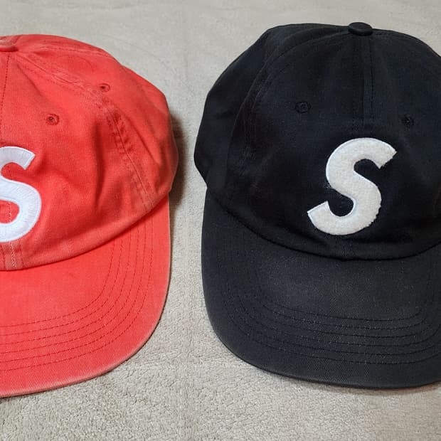 슈프림 볼캡 2개 일괄판매합니다