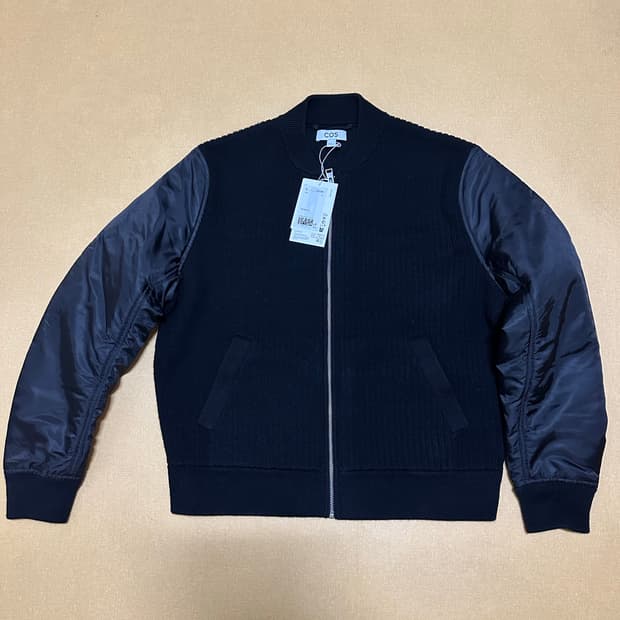(새상품) cos 패널 메리노 울 봄버 M