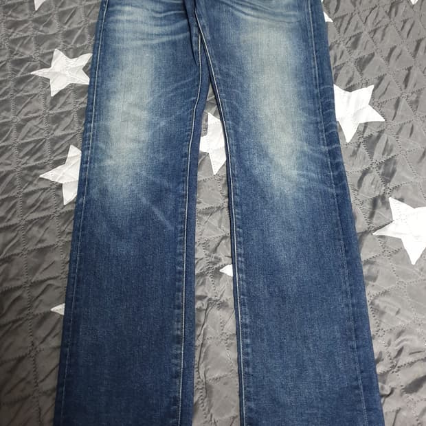 유니클로 슬림 스트레이트 빈티지 워싱 데님팬츠 (32)