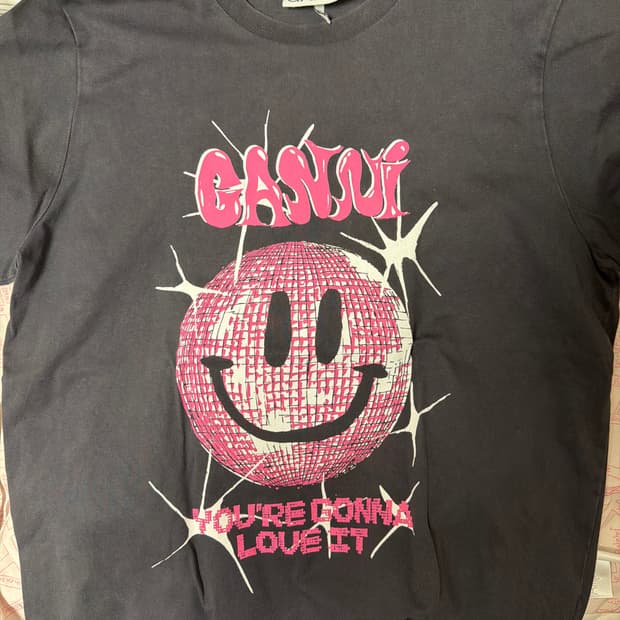 ganni 스마일티셔츠