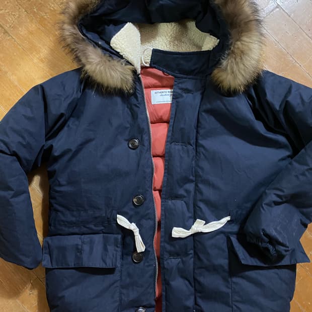 AUTHENTIC WARDROBE 네이비 덕다운 패딩 (국내100)