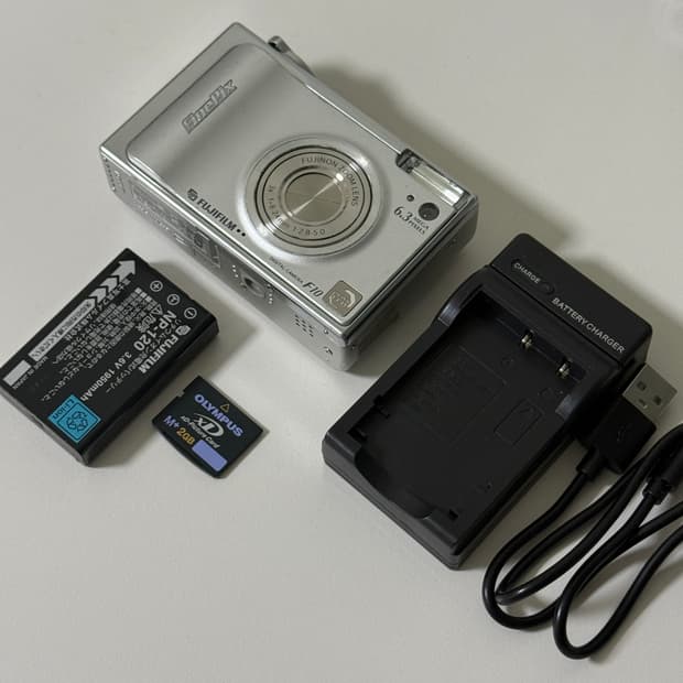 후지필름 파인픽스 F10 빈티지 디카 디지털카메라