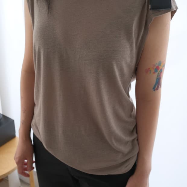 Shoulder strap sleeveless