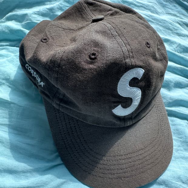 슈프림 코듀라 S로고 볼캡 브라운
