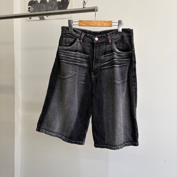 OVERHAULED 반바지