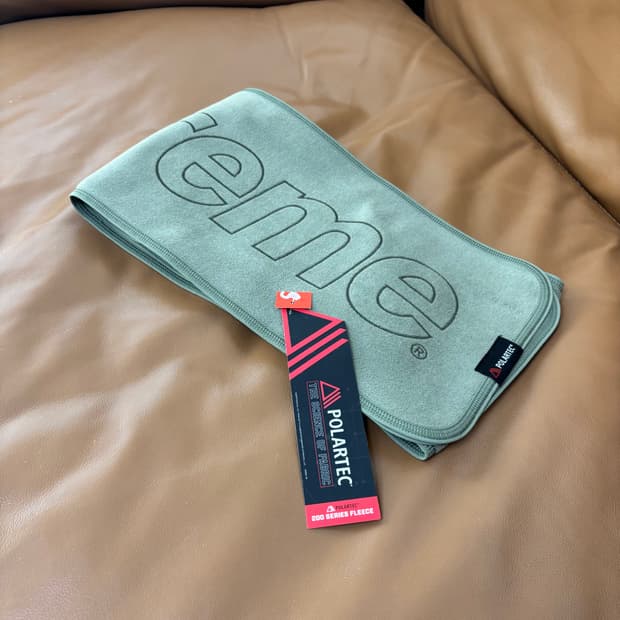 Supreme 슈프림 로고 카키 머플러 목도리 (Khaki)