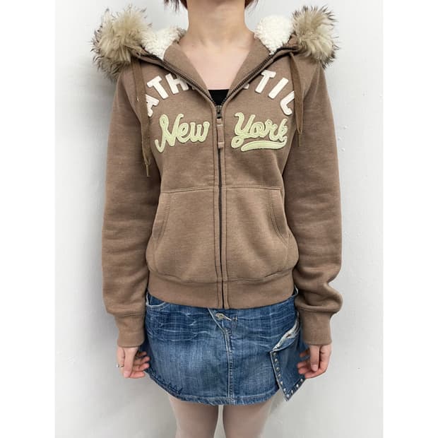 스파오 어센틱 로고 울프죠 집업