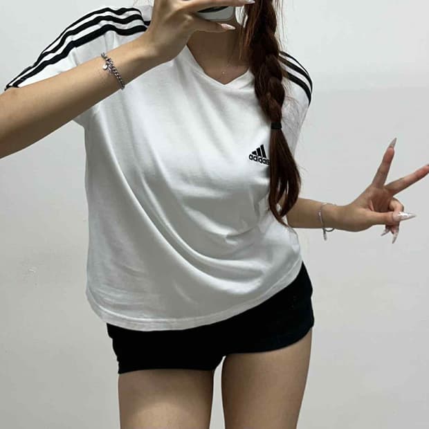아디다스 화이트 크롭 걸즈 반팔 티셔츠