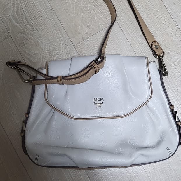 MCM 크로스백 