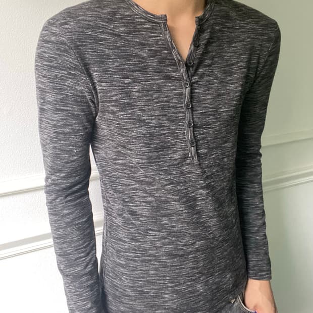 Minimal Grey Sleeve