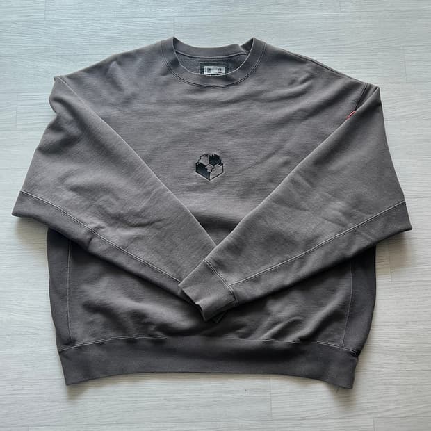 [L] 카브엠트 스웻셔츠 차콜