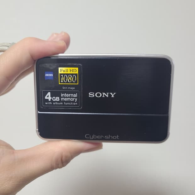 소니 사이버샷 풀HD 1080 내장메모리 4GB 카메라