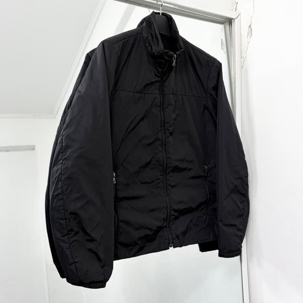프라다 라이트다운 자켓