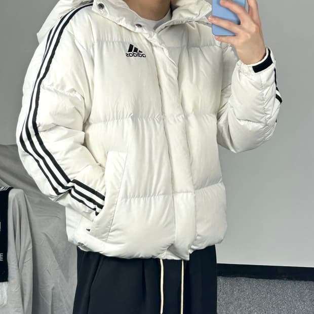 아디다스 화이트 사이드라인 덕다운 숏패딩 M