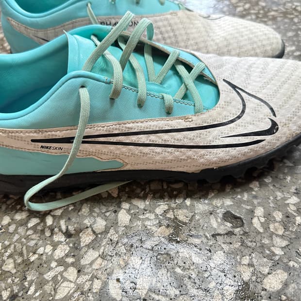 나이키 팬텀 축구화 270