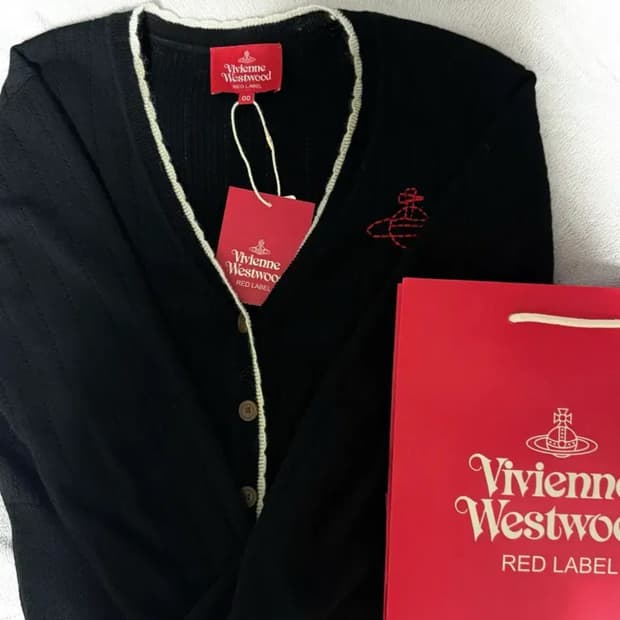 풀박스(택, 쇼핑백) 구성 비비안웨스트우드 레드라벨 가디건