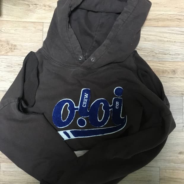 OIOI 오아이오아이 후드티 브라운