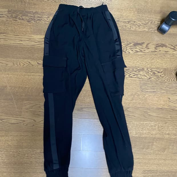 커스텀어클락 블랙 색상 카고 조거 팬츠 30