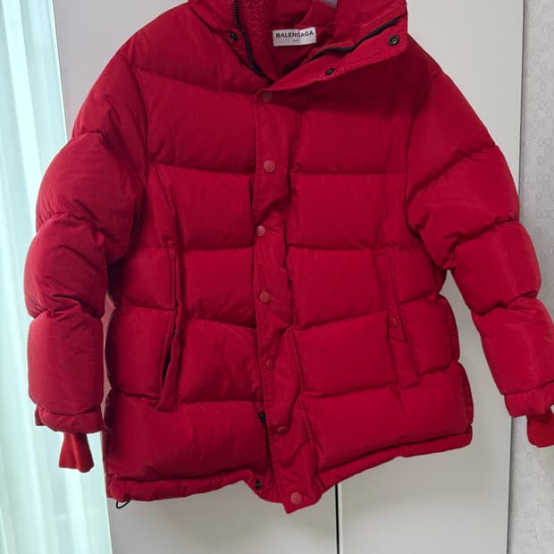 발렌시아가 패딩