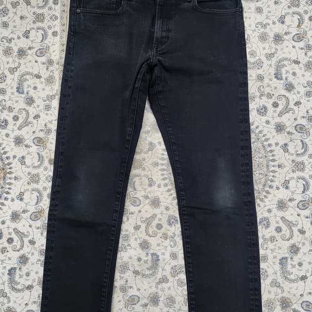 유니클로 블랙 데님팬츠 35