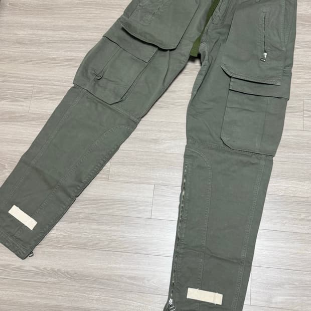 오프화이트 카고팬츠 33