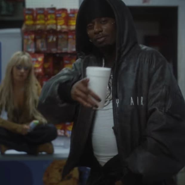 후드바이에어 레더봄버후드