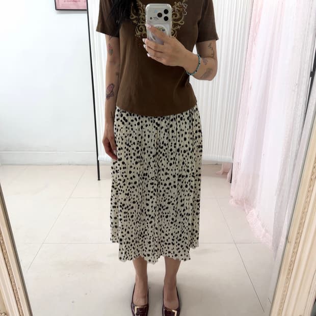 Brown Beads T-shirts / Dot Pleats Skrit