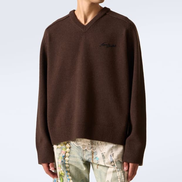 아크네 브라운 스웨터