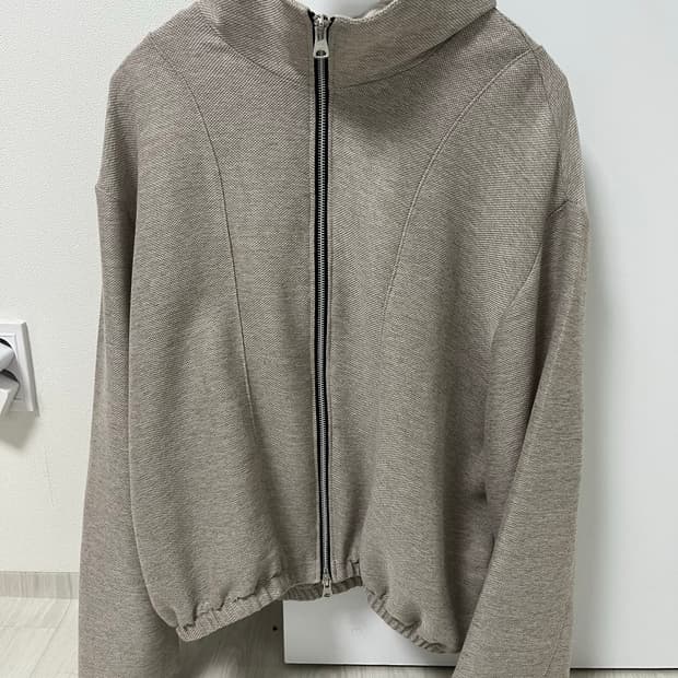 알렌느 니트집업 