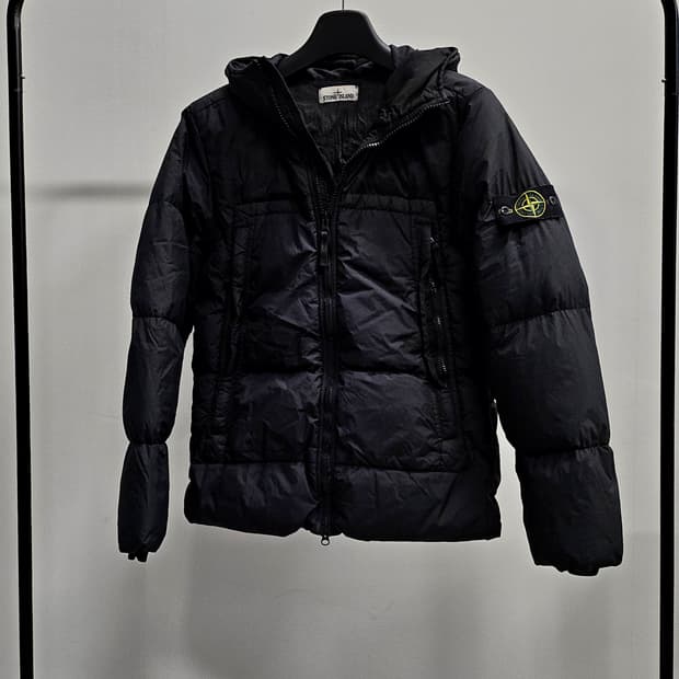 스톤아일랜드 크링클랩스 패딩 S / 상태양호 / 네고가능