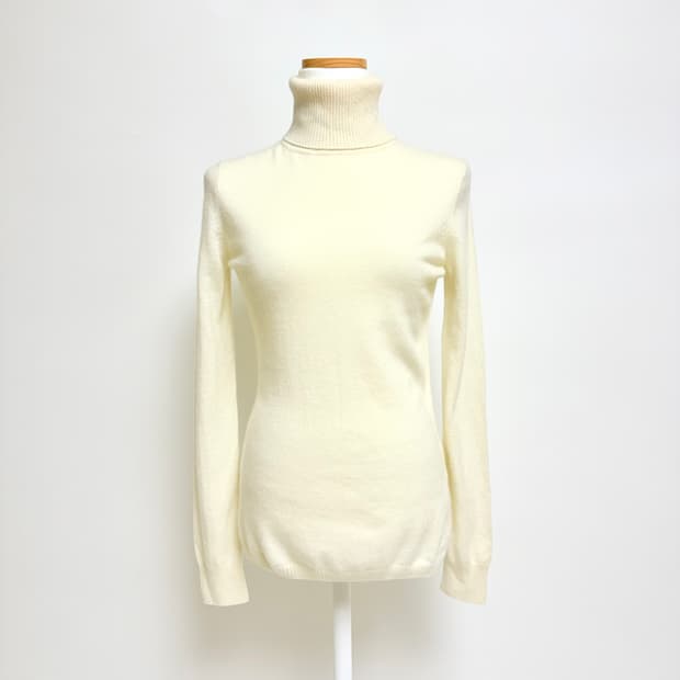 [캐시미어 100%] 유니클로 터틀넥 목폴라 아이보리 니트 M