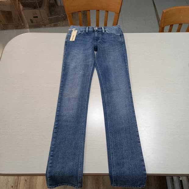 26 새상품 DIESEL LIV 골반 워싱 일자진 26-617