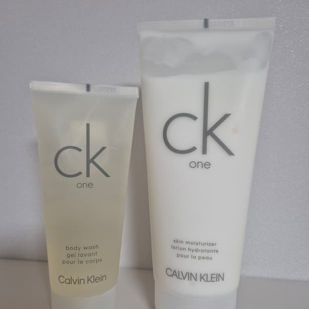 캘빈클라인 스킨모이스처라이저 200ml+샤워젤 100ml