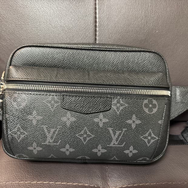 루이비통 모노그램 아웃도어 범백 벨트 백