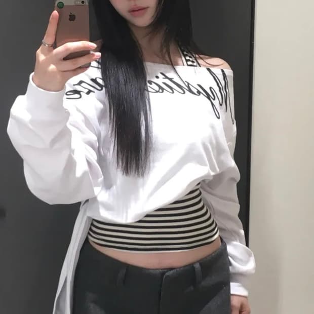 레터링 오프숄더 맨투맨