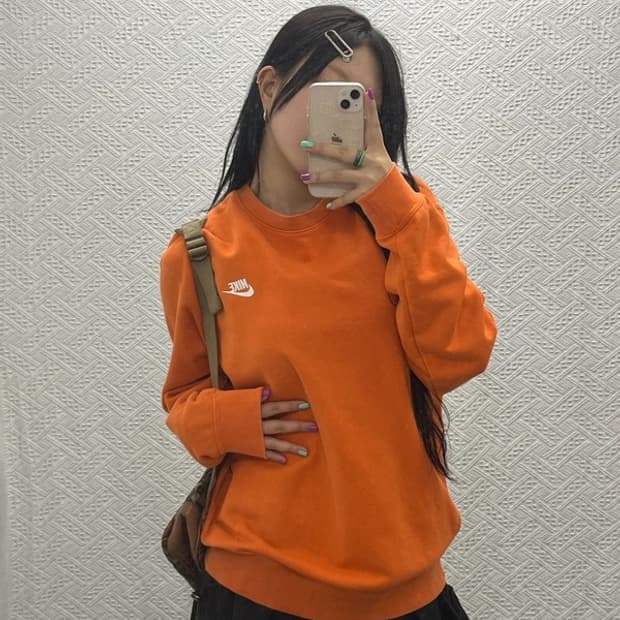 나이키 00's 퓨추라로고 자수 오렌지 맨투맨 스웻셔츠 XL C06740