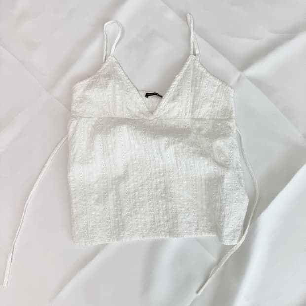 브랜디멜빌) 화이트 펀칭 레이스 나시