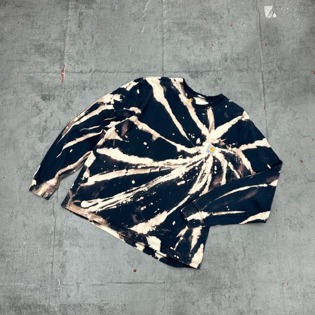 칼하트 다잉 커스텀 포켓 롱슬리브 네이비