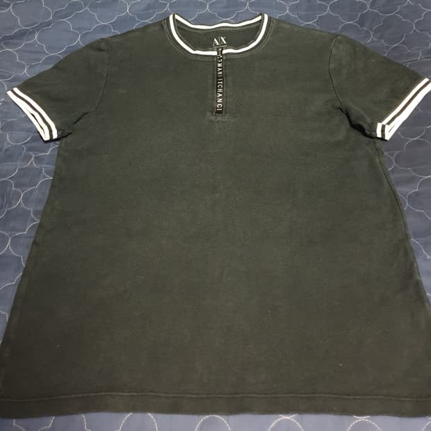 아르마니익스체인지 우먼스 하프집업 자수레터링 반팔티 블랙 (M)