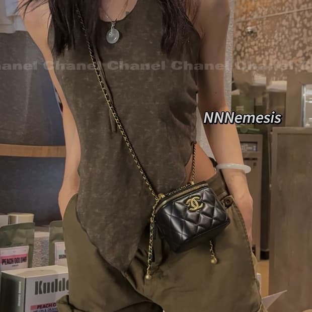 샤넬뷰티 베니티백 블랙 금장 스몰 체인 코스메틱 백