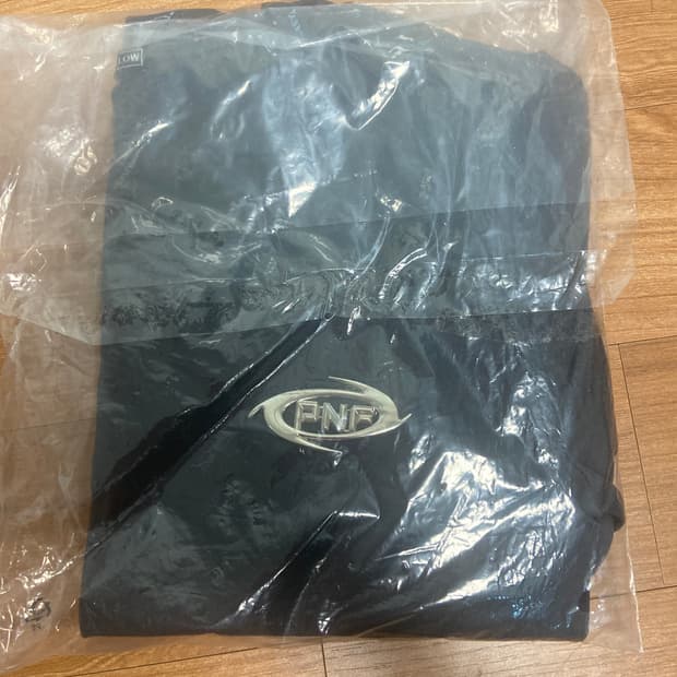 플노팔 플리즈노팔로우 엠블럼 긴팔티