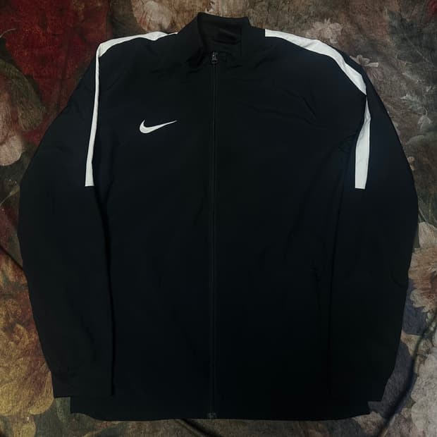 나이키 드라이핏 화이트 사이드라인 블랙트랙탑져지 105