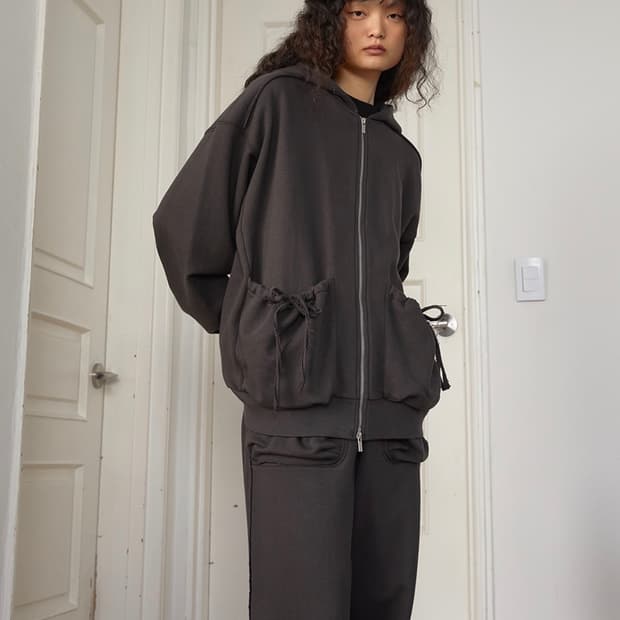 마뗑킴 볼륨 포켓 후디 집업 차콜