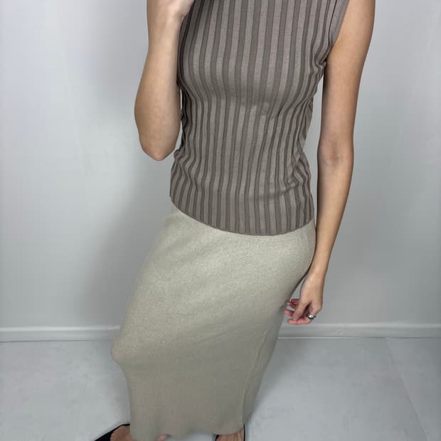 RIBBED KNIT SLEEVELESS