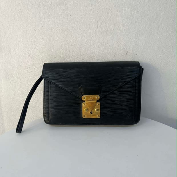 루이비통 정품 에삐 가죽 클러치백